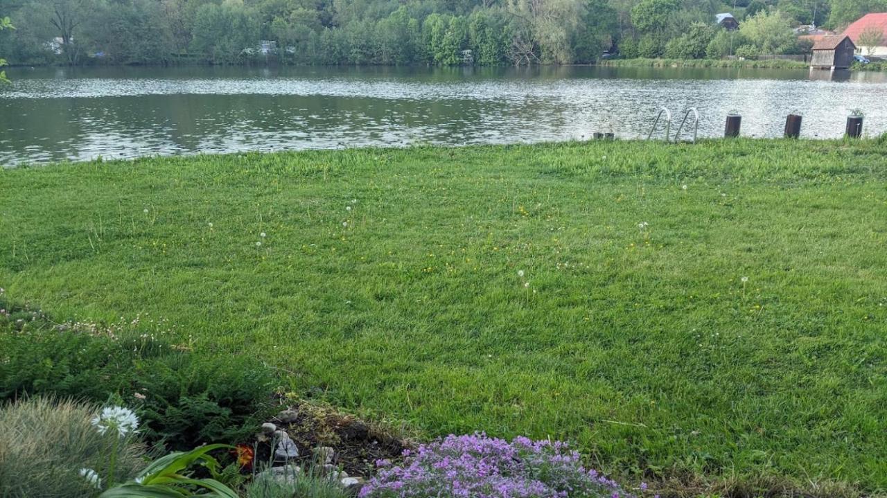 Chalupa U Rybnika Strehom Dolní Bousov Buitenkant foto