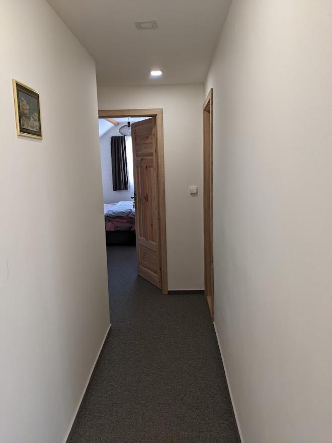 Chalupa U Rybnika Strehom Dolní Bousov Buitenkant foto