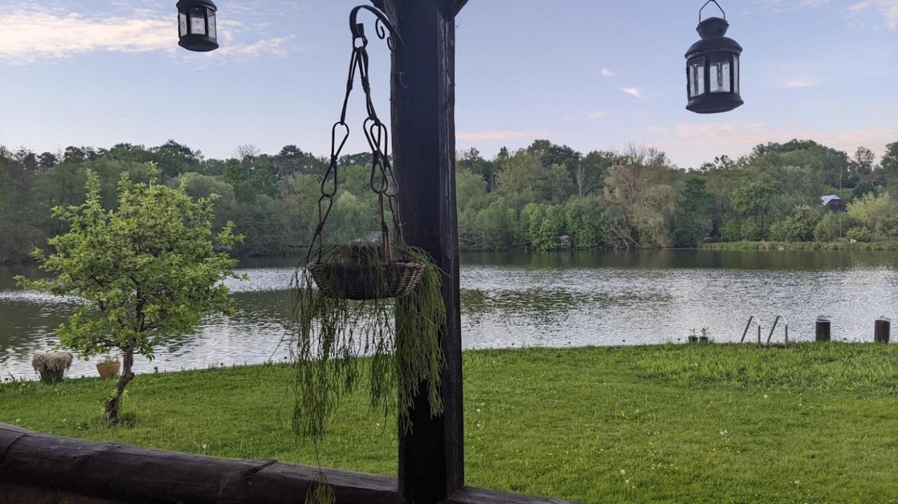 Chalupa U Rybnika Strehom Dolní Bousov Buitenkant foto